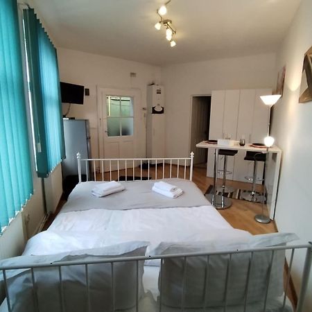 M&A Ana Central Studio Apartment Brasov Luaran gambar